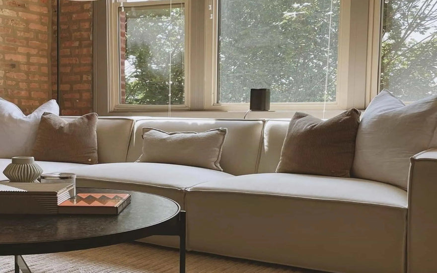 Comment Décorer un Salon avec un Canapé à Motifs Floraux